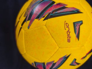 Balón de fútbol Puma amarillo