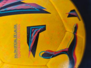 Balón de fútbol Puma amarillo