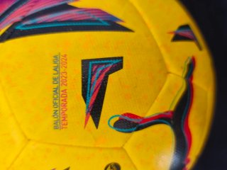 Balón de fútbol Puma amarillo