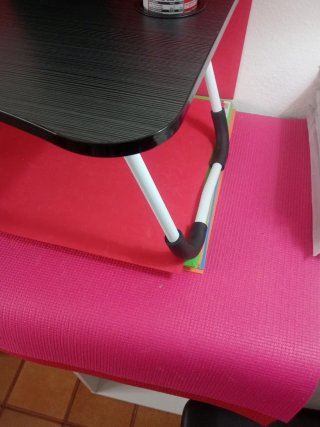 Mesa auxiliar para cama y sofá