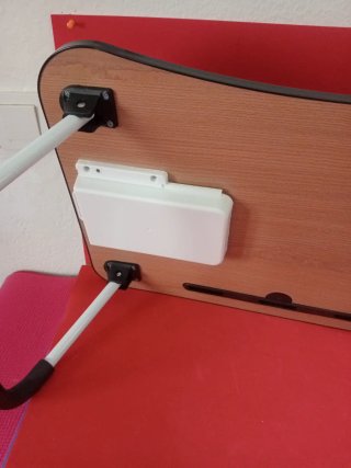 Mesa auxiliar para cama y sofá