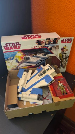 Nave Star Wars con figura