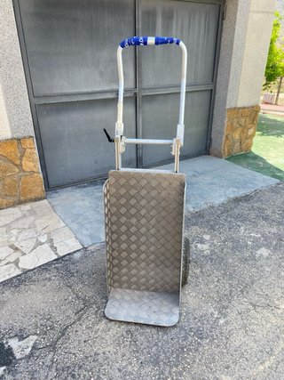 Carretilla mecánica sube escaleras