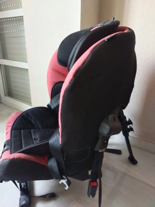 Silla de coche Axkid Minikid en buen estado.