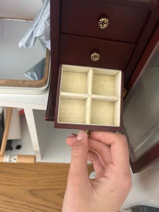 Joyero de madera clásico con reloj