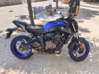 Yamaha MT-07 Naked Azul y Negra