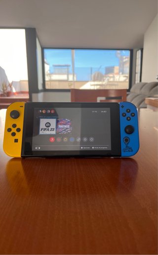 Nintendo Switch Edición Fortnite + FIFA 23