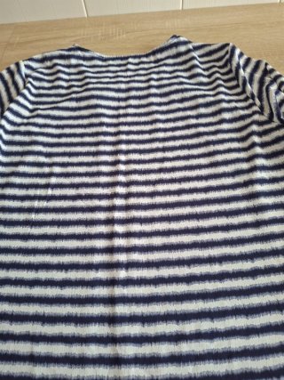Blusa de rayas azul y blanco