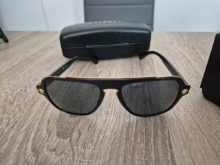Gafas de sol Versace negras con dorado