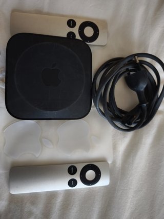 Apple TV 3ª Gen + 2 Mandos + Cables