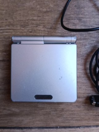 Nintendo Game Boy Advance SP