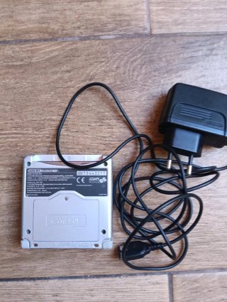 Nintendo Game Boy Advance SP