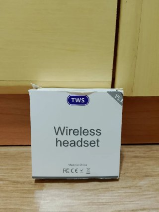 Cascos inalámbricos blancos
