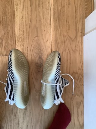 Adidas Yeezy Boost 350 V2 Zebra