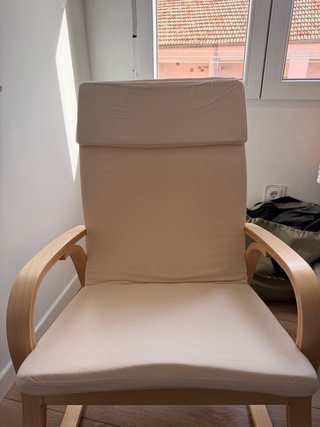 Mecedora beige tela y madera