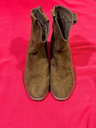 BOTAS BERSHKA TIPO CAWBOY TEDENCIA