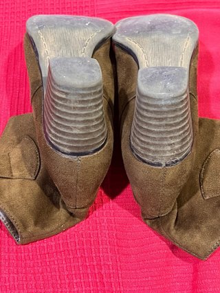 BOTAS BERSHKA TIPO CAWBOY TEDENCIA