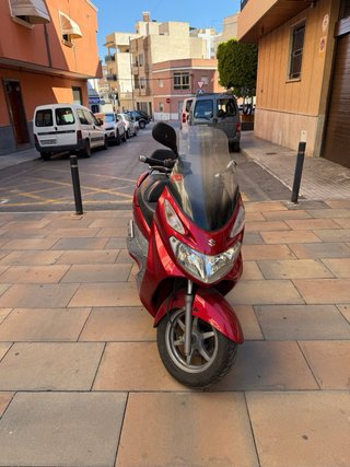 Suzuki Burgman 125cc Executive Roja