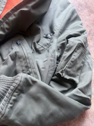 Cazadora bomber reversible verde y naranja