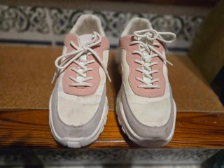 Zapatillas Di-bye blancas y rosas