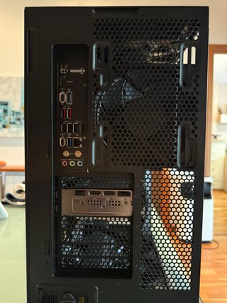 PC Gama Alta - RTX 5070 Ti + Ryzen 7800X3D - CL30
