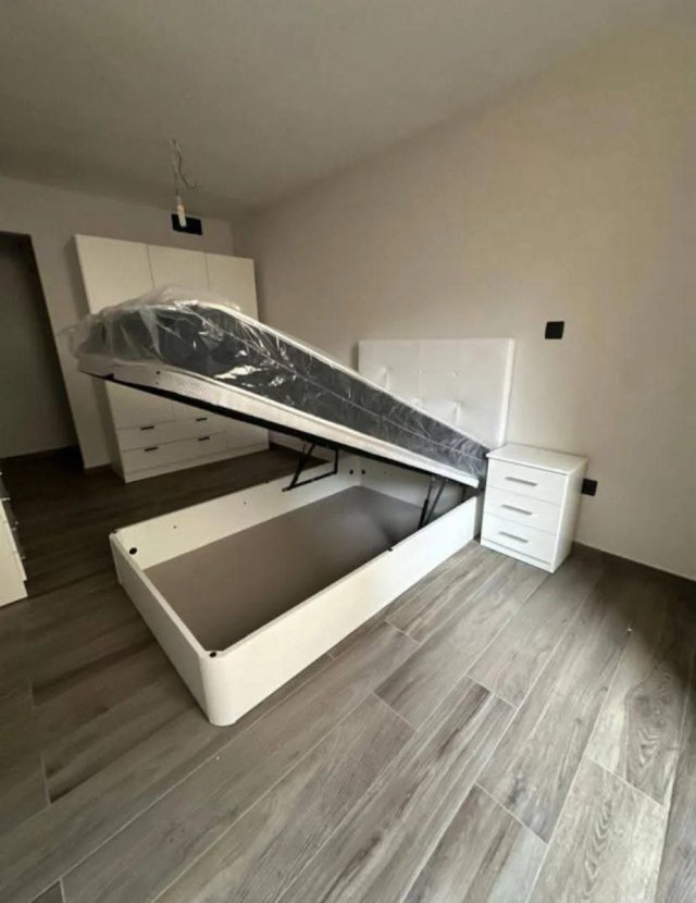 Canapé de tela y madera