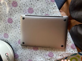 MacBook Pro 2020 con pantalla rota