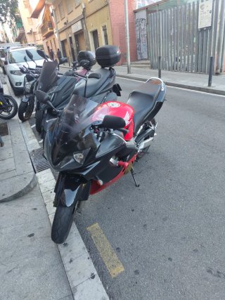 Honda CBR 600 F4I Roja y Negra