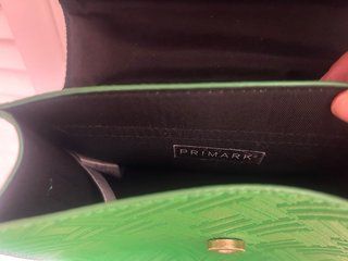 Bolso Boso Verde con Cadena Dorada