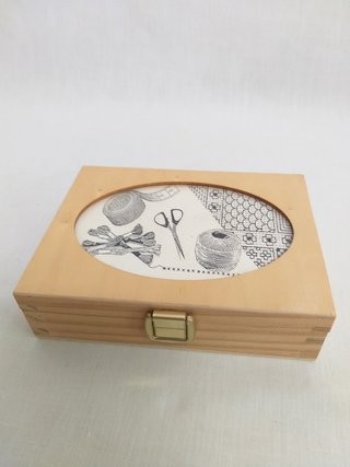 Caja de madera con tapa cristal ocalo