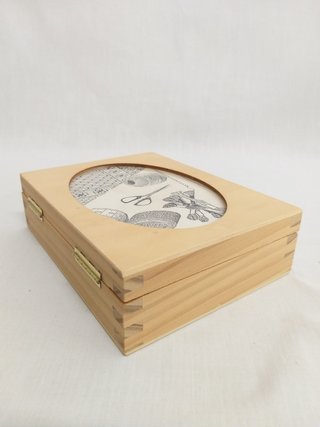 Caja de madera con tapa cristal ocalo