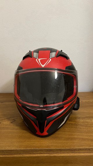 Capacete vermelho Ghibli com intercomunicador BT