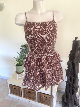 Vestido boho Stradivarius marrón espalda abierta