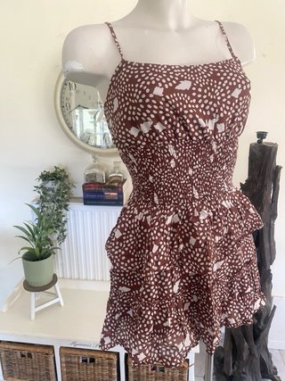 Vestido boho Stradivarius marrón espalda abierta