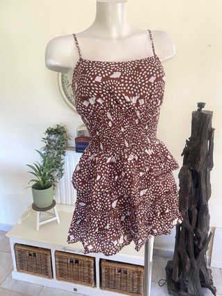 Vestido boho Stradivarius marrón espalda abierta