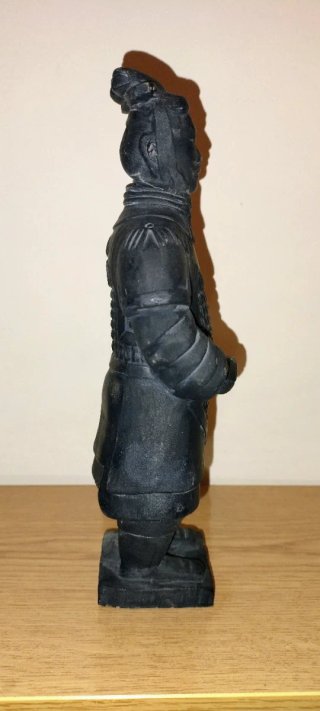 Statuina Guerriero Nero in Pietra