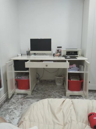 Escritorio blanco