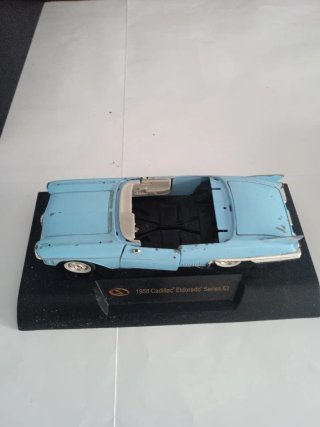 Colección Coches Clásicos: Cadillac y Mercedes