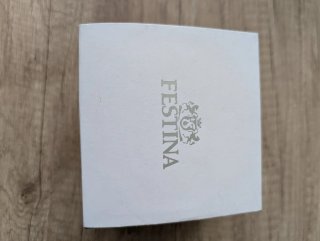 Reloj Festina Dorado Cronógrafo