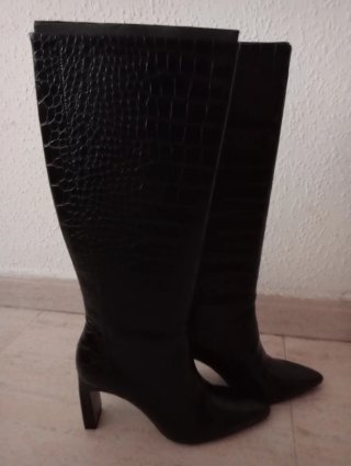 Botas altas negras efecto piel cocodrilo
