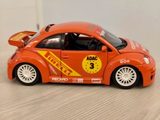 Bburago 1:18 VW New Beetle Cup 2000