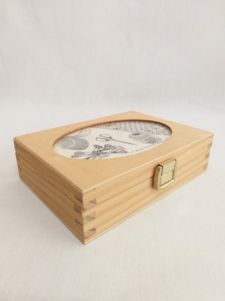Caja de madera con tapa cristal ovalo