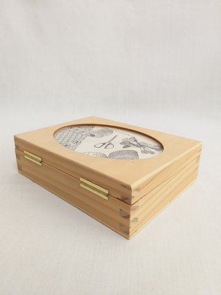Caja de madera con tapa cristal ovalo