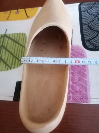 Antiguas madreñas de madera