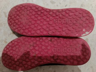 Zapatillas deportivas Adidas negras y rosas