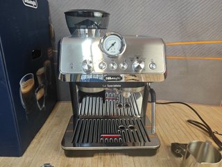 De'Longhi La Specialista Arte EC9155.W, Cafetera