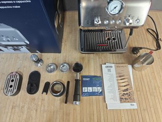 De'Longhi La Specialista Arte EC9155.W, Cafetera
