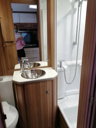 Se vende preciosa caravana