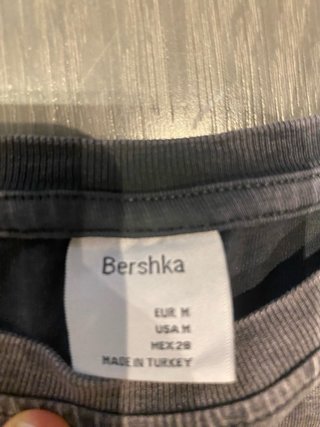 Camiseta Bershka Gris