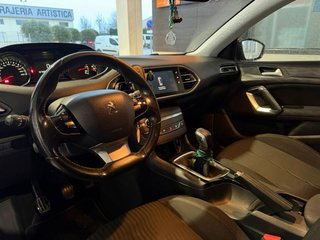 Peugeot 308 2015